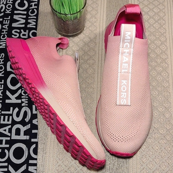 MICHAEL Michael Kors Barbie Pink Ombre Bodie Stretch knit sneakers - Picture 14 of 14